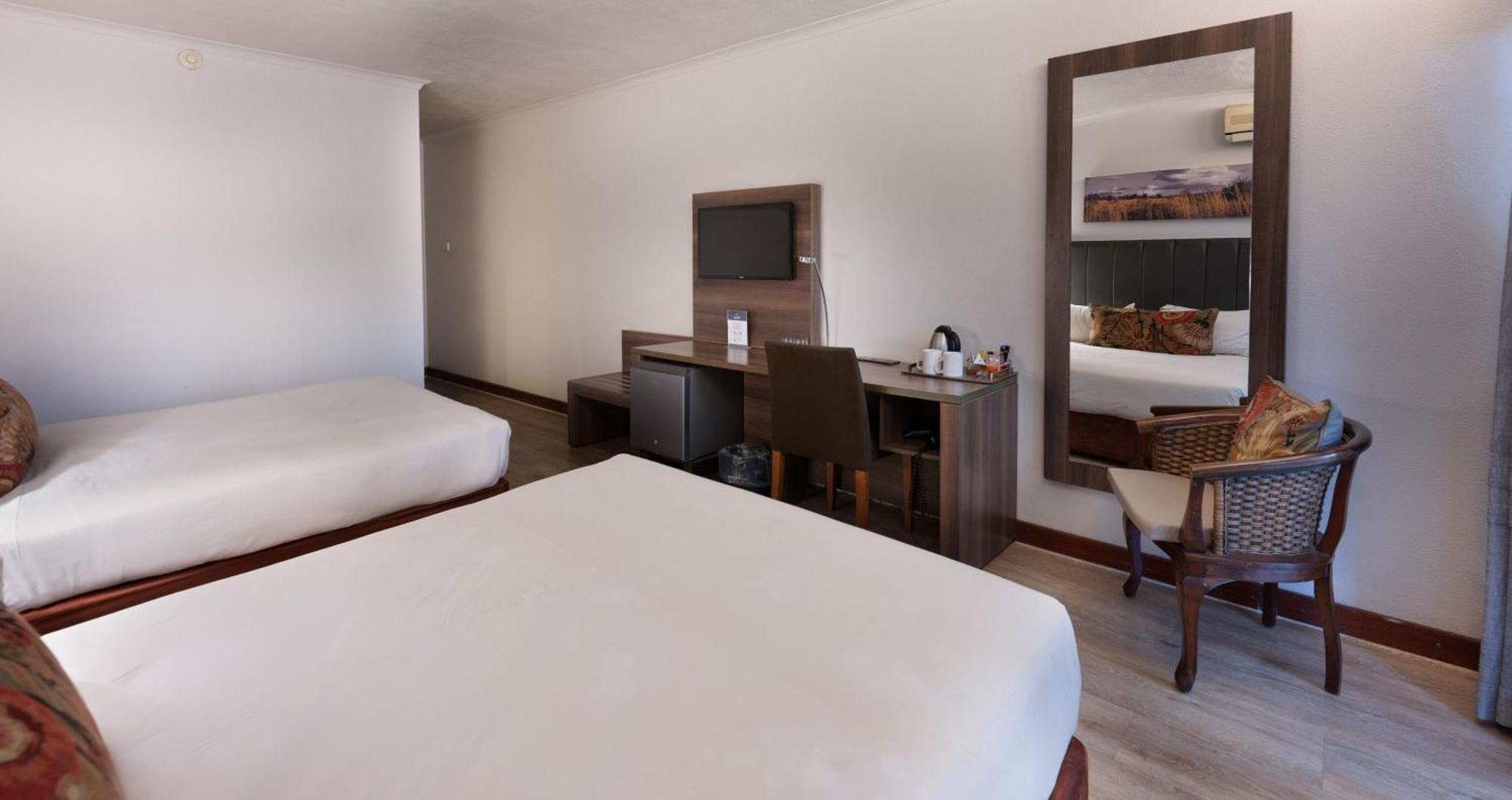 Anew Hotel Глуглуве Екстер'єр фото